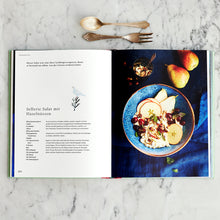Load the image into the gallery viewer, Das Kochbuch der Märchen