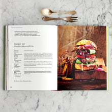 Load the image into the gallery viewer, Das Kochbuch der Märchen