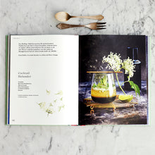 Load the image into the gallery viewer, Das Kochbuch der Märchen