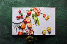 Load the image into the gallery viewer, Evergreens. 70 vegane Rezepte für die schnelle Küche