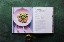 Load the image into the gallery viewer, Evergreens. 70 vegane Rezepte für die schnelle Küche